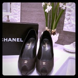 CHANEL peep toe heels